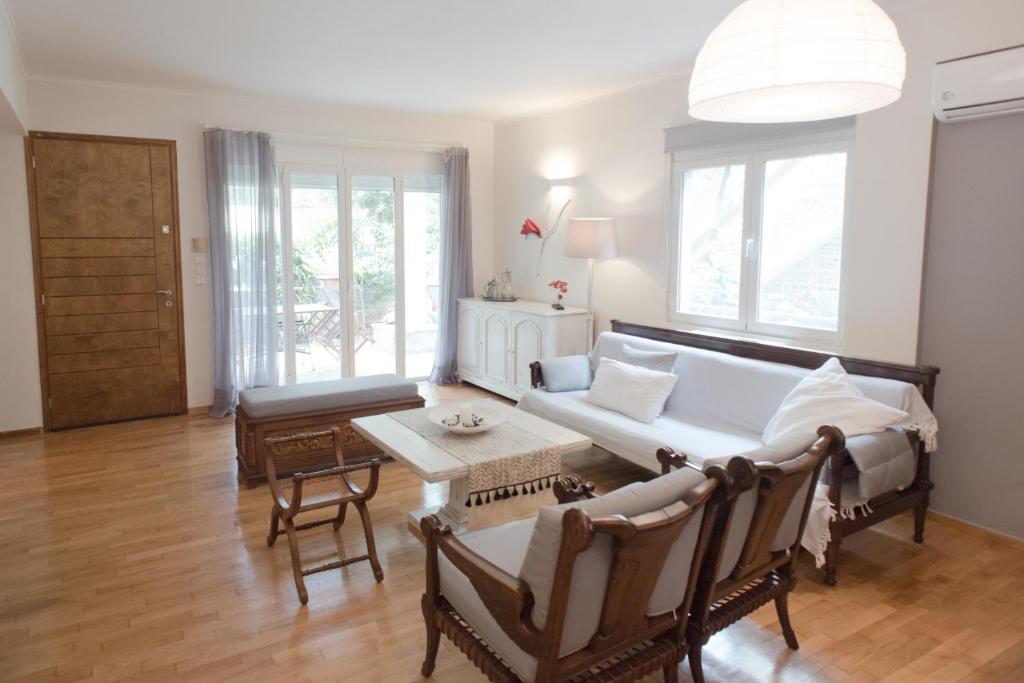 Affordable luxury garden apartment photo 2