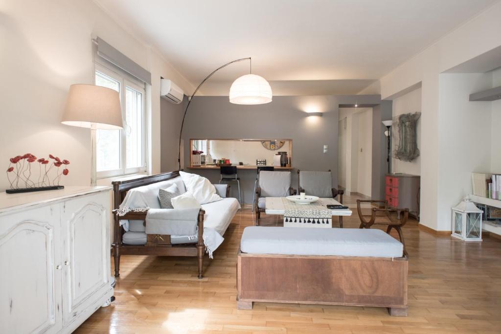 Affordable luxury garden apartment photo 4