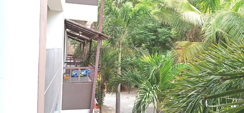 Banyan Resort Bangsaen - Tap to explore photos