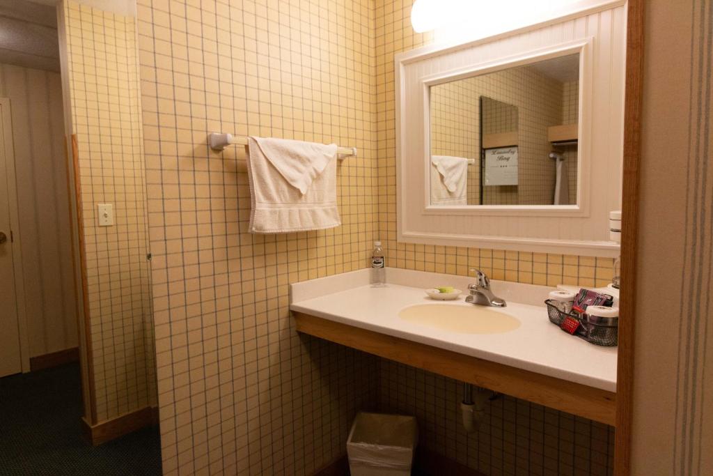Essenhaus Inn & Conf. Center photo 1