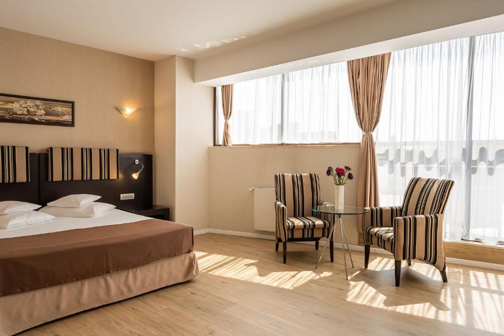 Сьюит (Полулюкс с террасой), Hotel Parliament