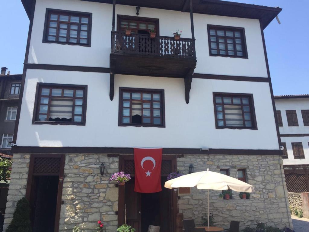 Guney Konak photo 2