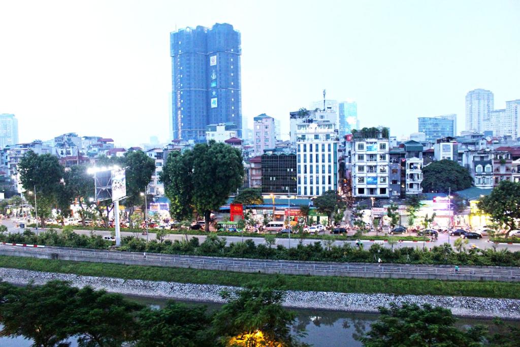 Семейный (Семейный номер с балконом), Amazing stay- homestay, city view, near center Hanoi, NK Cau Giay