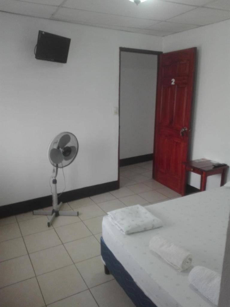 Hostal Don Frank photo 4