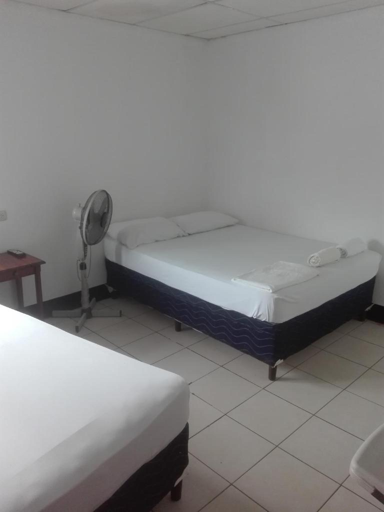 Hostal Don Frank photo 2
