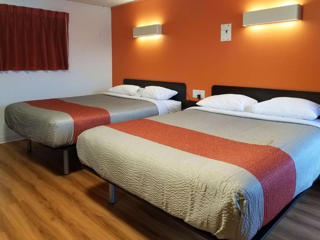 Motel 6-Cranbrook, BC photo 3