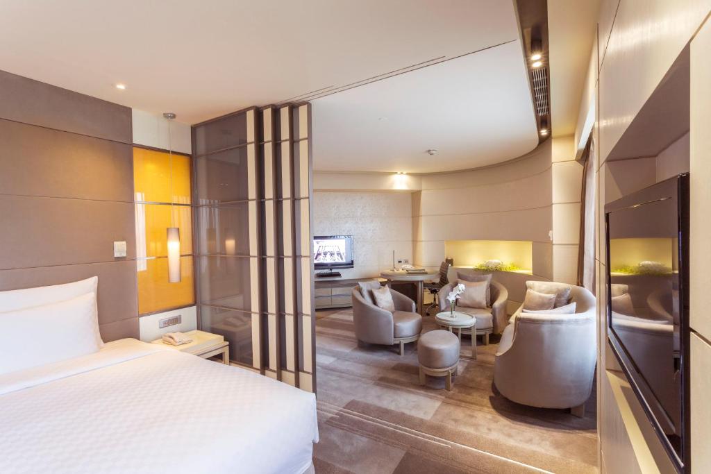 Сьюит (Полулюкс), Hotel Nikko Saigon