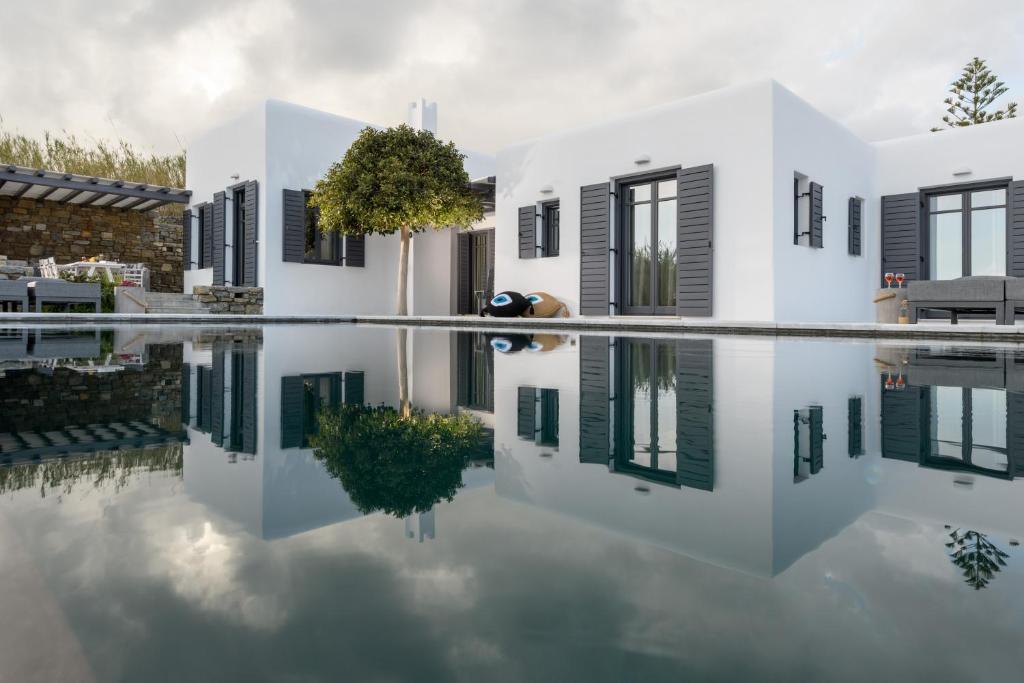 Myconian Platinum Senior Villa photo 3