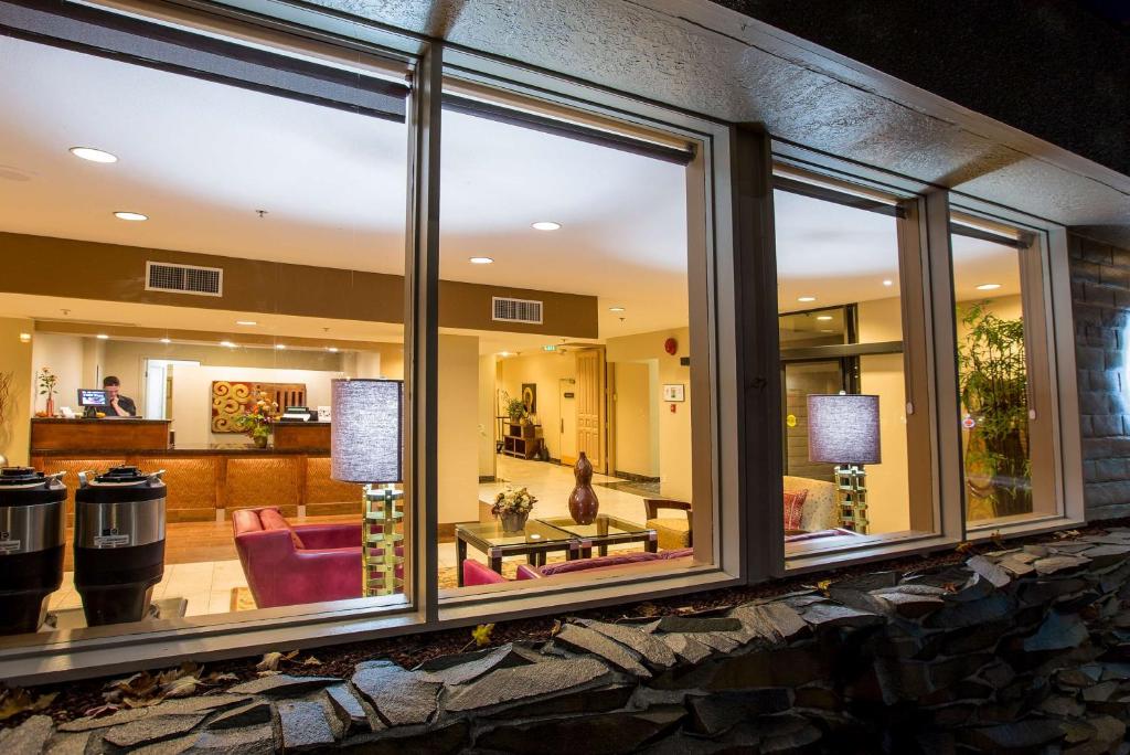 Red Lion Inn & Suites Olympia, Governor Hotel photo 4