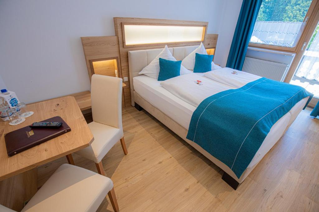 Land-gut-Hotel Gasthof Waldschänke photo 2