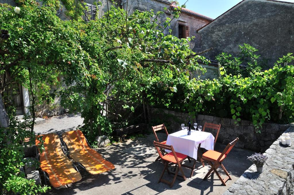 Blackbird House Štanjel Historic Center photo 2