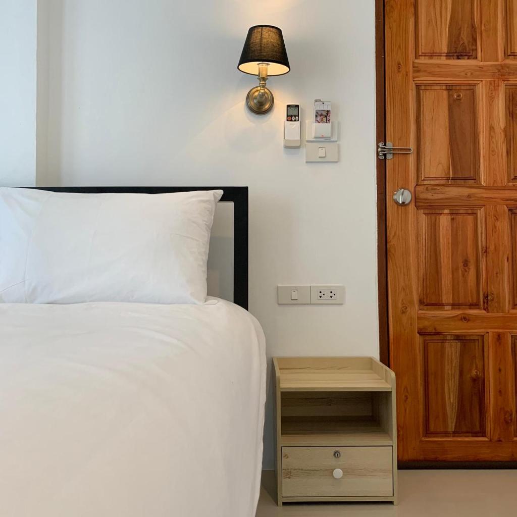 Chaweng best hotel and hostel samui photo 2
