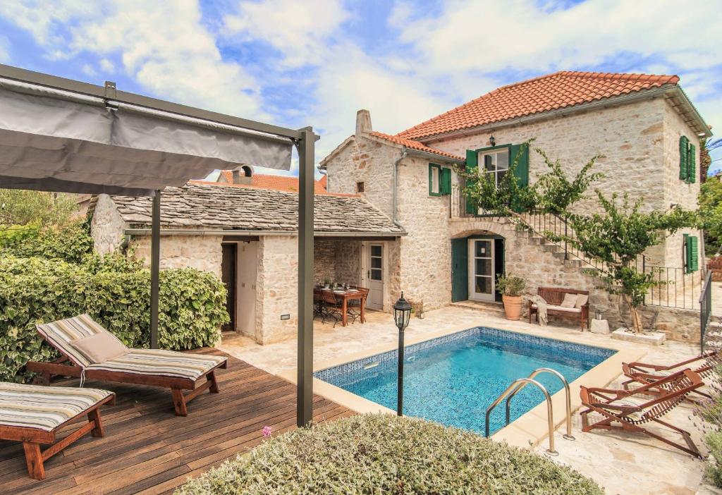 Villa Maruka photo 1
