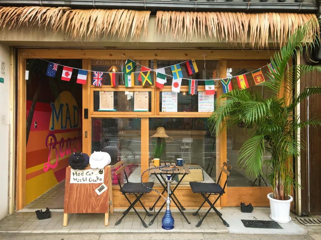 Mad Cat Hostel Osaka & Bar photo 2