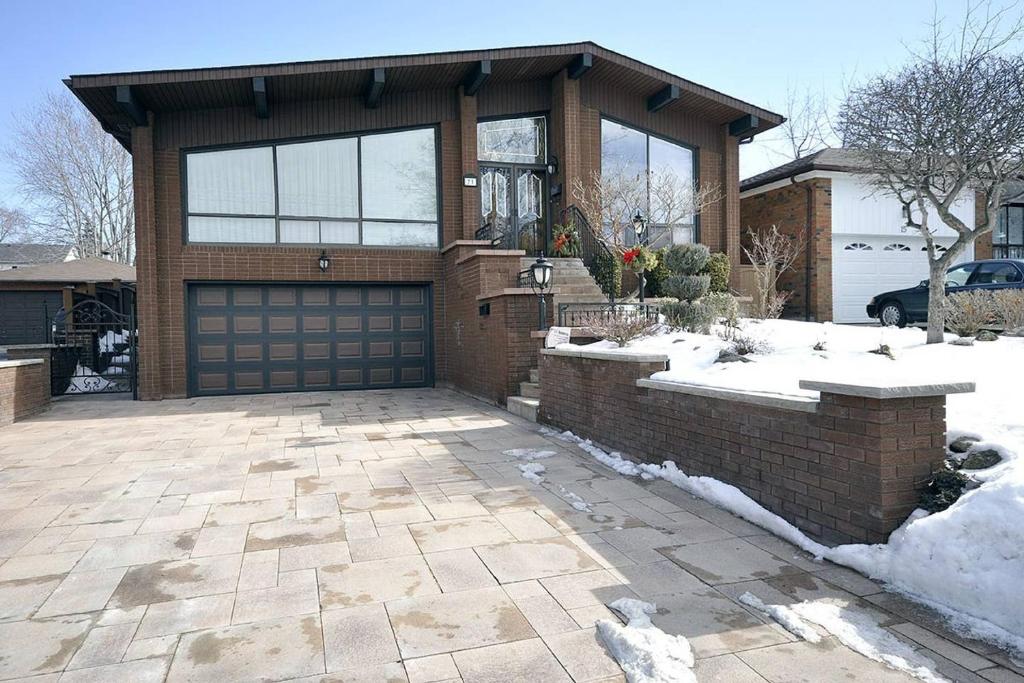 A Stunning Chalet Style Home photo 1