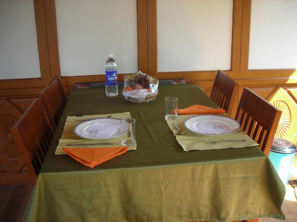 Houseboat Experiences by Carnival Tours photo 4