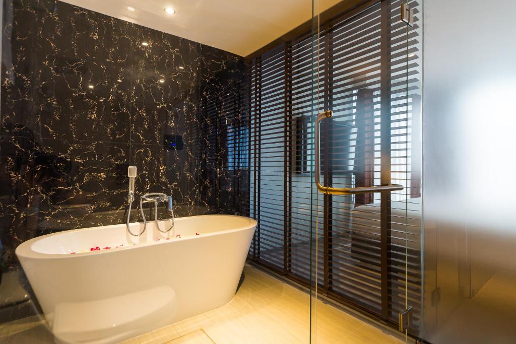Сьюит (Номер «Премьер» Curve), Citrus Grande Hotel Pattaya by Compass Hospitality