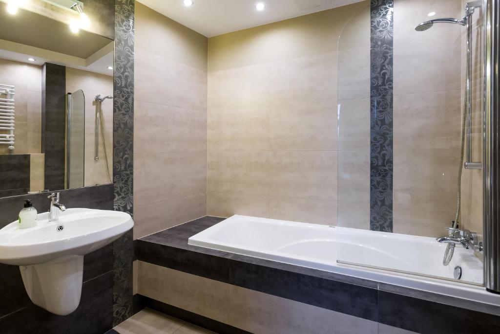 Апартаменты (One-Bedroom Apartment (4 Adults) - Biskupia/Lobzowska Street), Yourplace Central Apartments