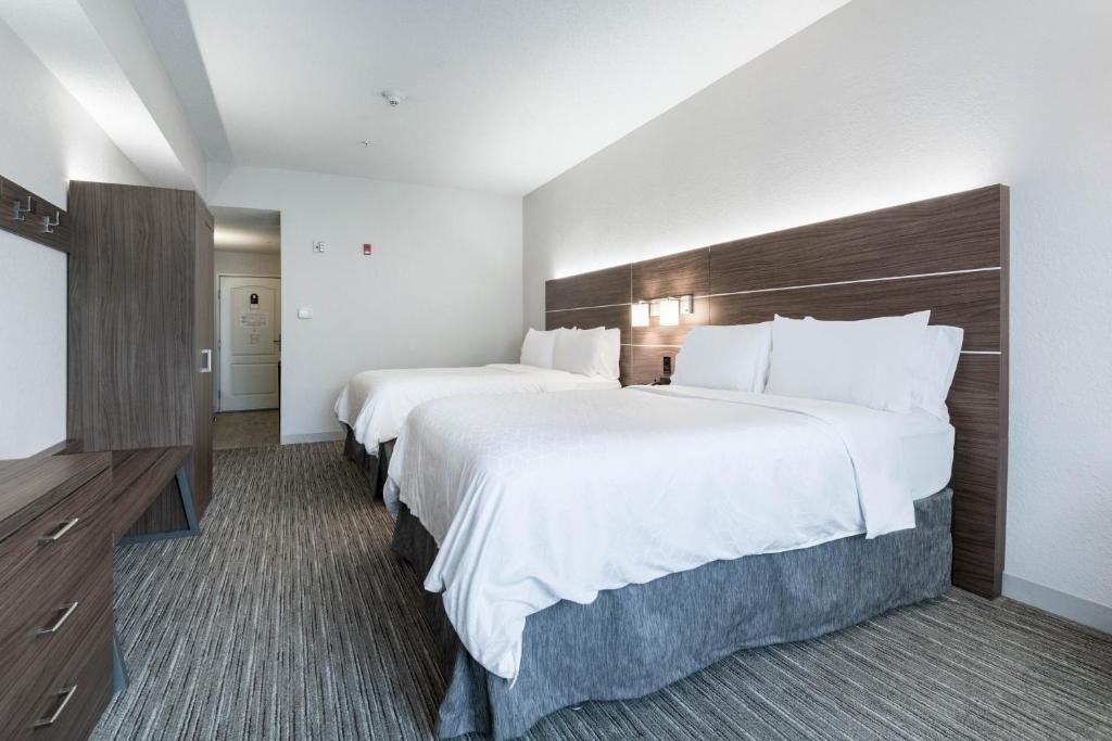 Holiday Inn Express Hotel & Suites Jasper, an IHG Hotel photo 4