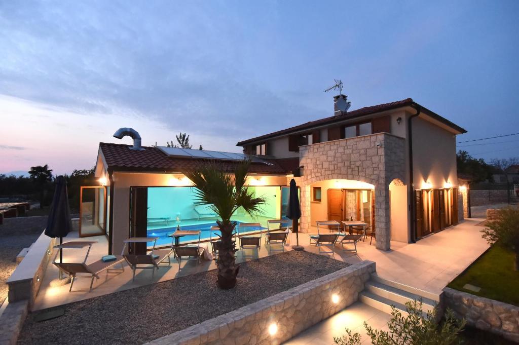 Villa Muskatel -with heated pool photo 1