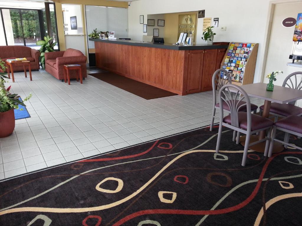 Americas Best Value Inn Douglasville photo 4