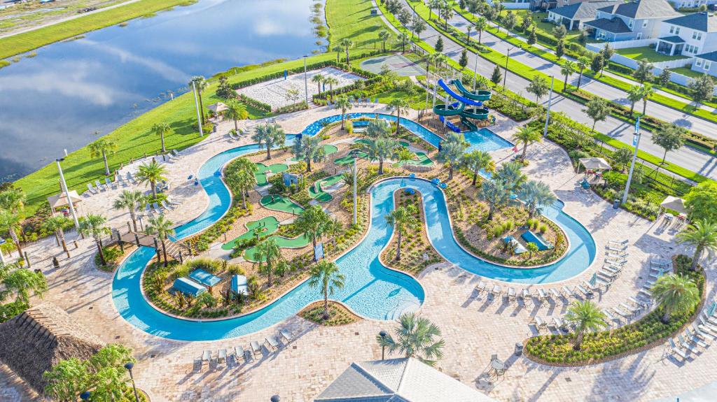Only 5 Miles from Disney! Free Water Park! 2 Bed, 2 Bath Condo, Sleeps 8 image