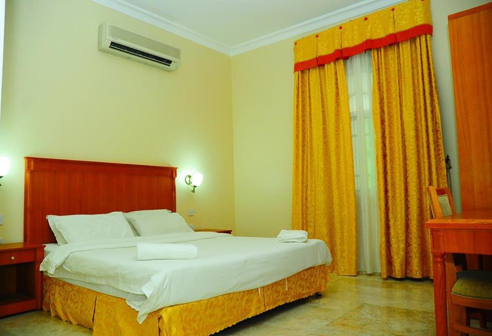 Al Faisal Hotel Suites photo 1