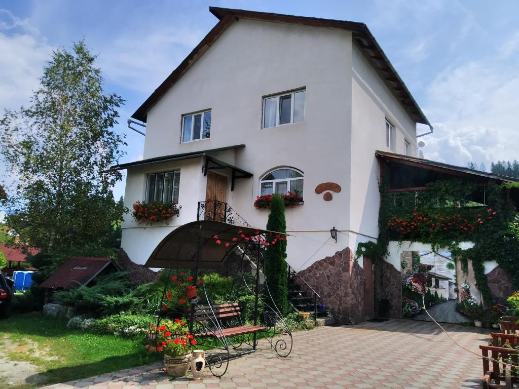 Kvitkovyi Rai photo 2