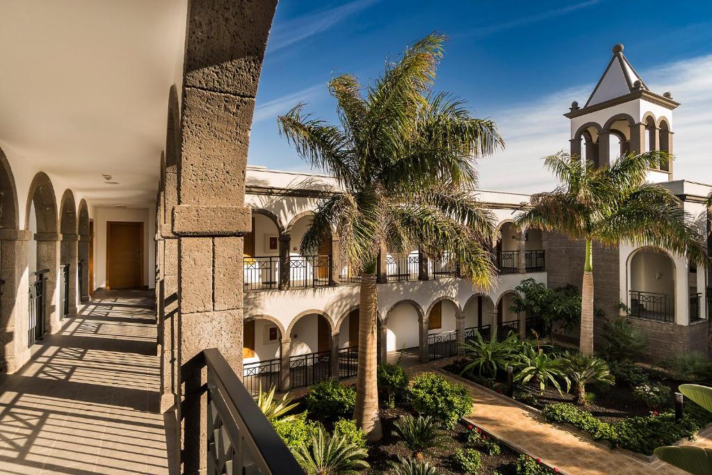 Royal Palm Resort & Spa - Adults Only photo 2