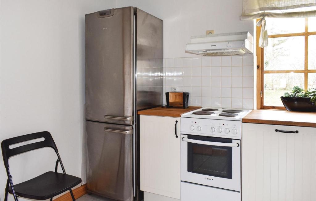 Nice Home In Borrby With 3 Bedrooms And Wifi photo 3