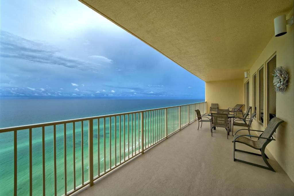Luxurious High-Rise Condo with Direct Beach Access & Beachside Pool - Unit 2105 photo 2