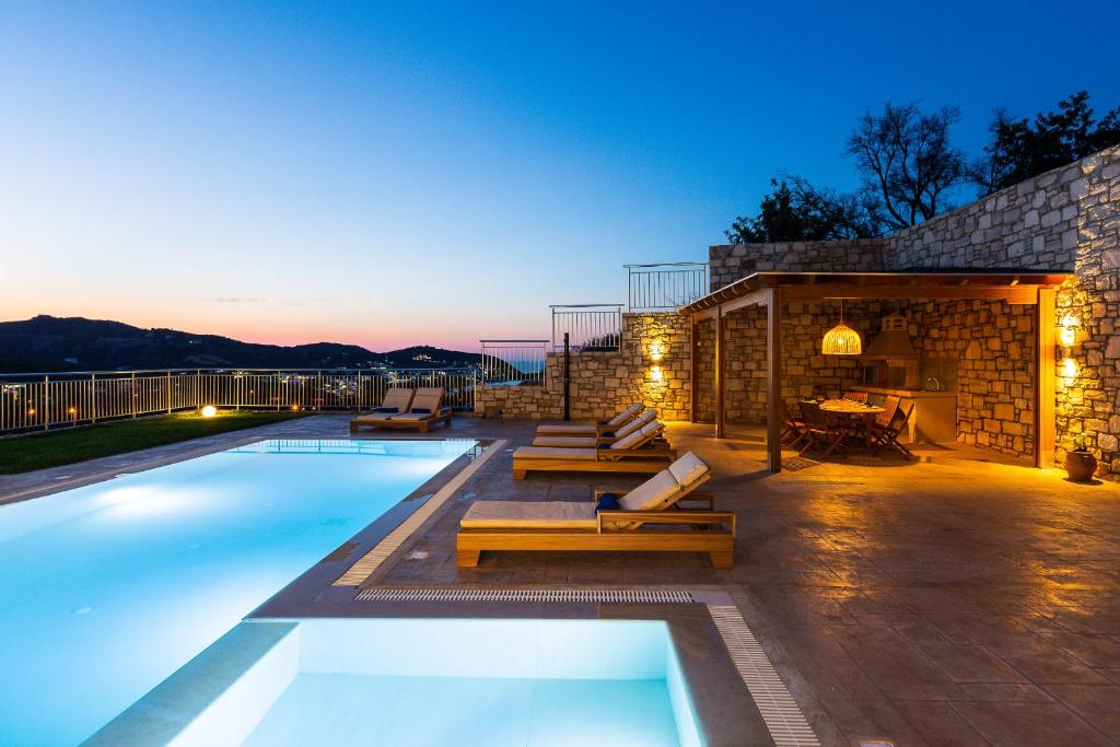 Paris Villa, infinite coastal views, By ThinkVilla photo 1