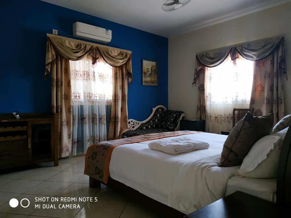 Hotel Golden House photo 2