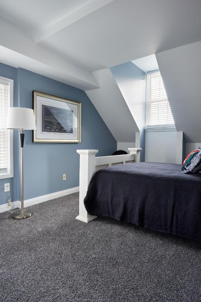 Vine Village Apartments photo 3