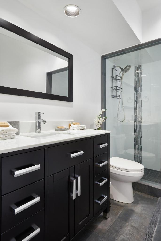 Vine Village Apartments photo 4