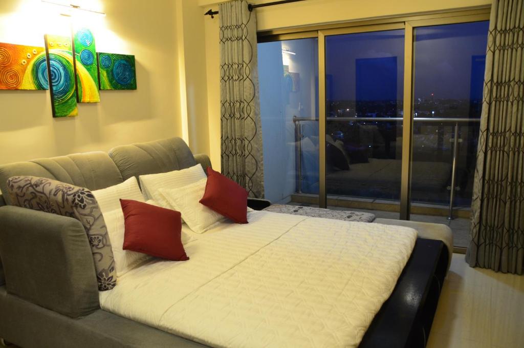 Atrium - ICONIC APARTMENT photo 4