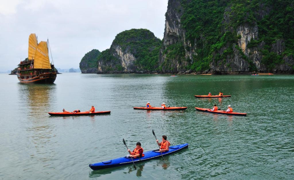 Du Thuyền Emeraude Classic