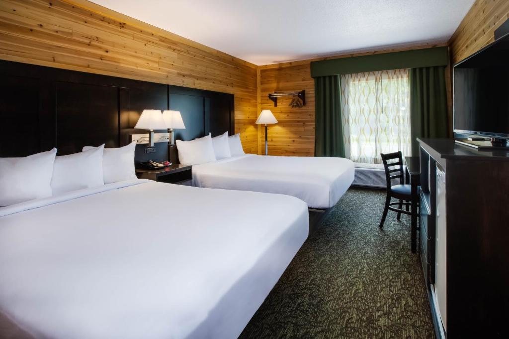 Days Inn by Wyndham Cadillac photo 1
