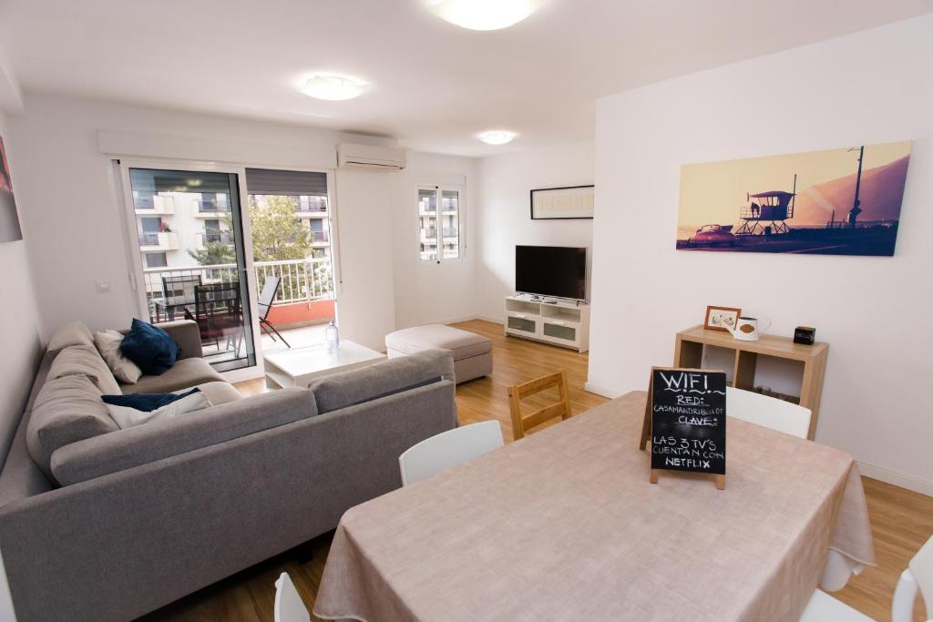 Enviable Location at Port Denia - Walk to Marineta Casiana Beach