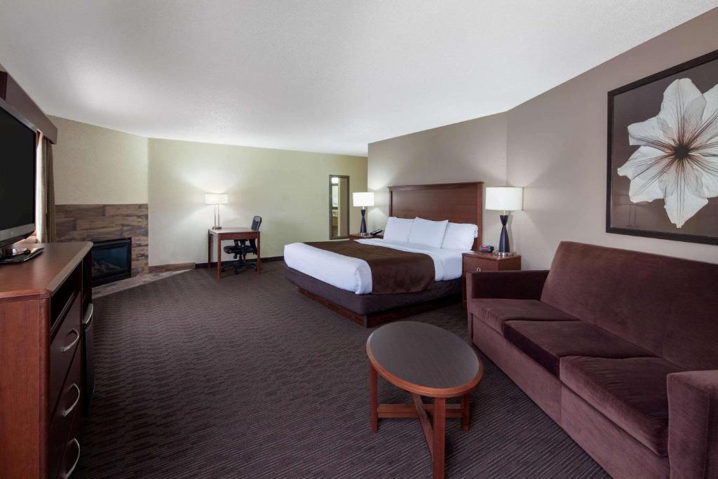 AmericInn by Wyndham Ironwood photo 4