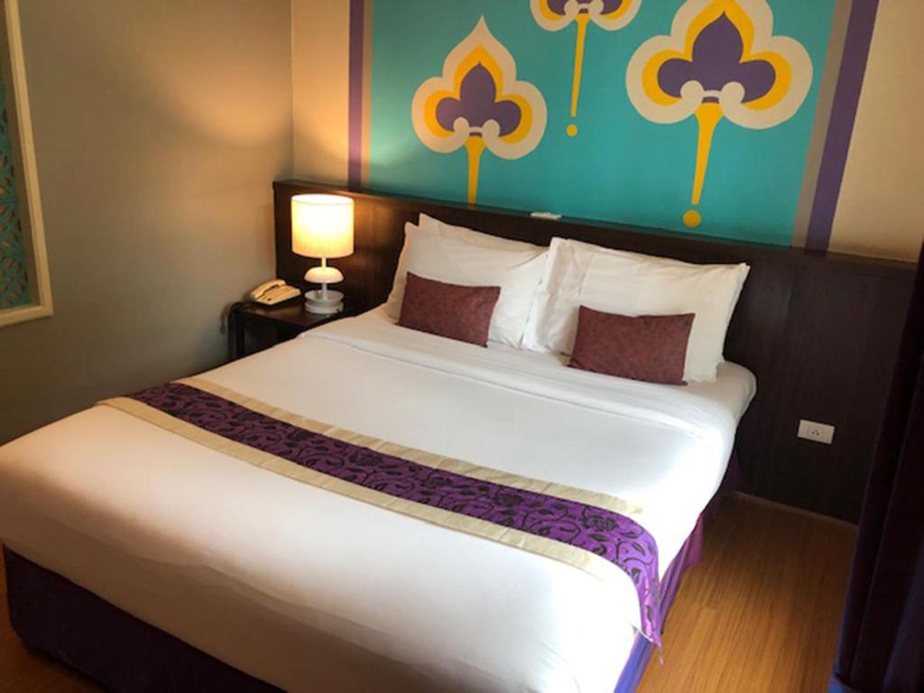 Двухместный (Улучшенный двухместный номер с 1 кроватью), Sawasdee Hotel @ Sukhumvit Soi 8