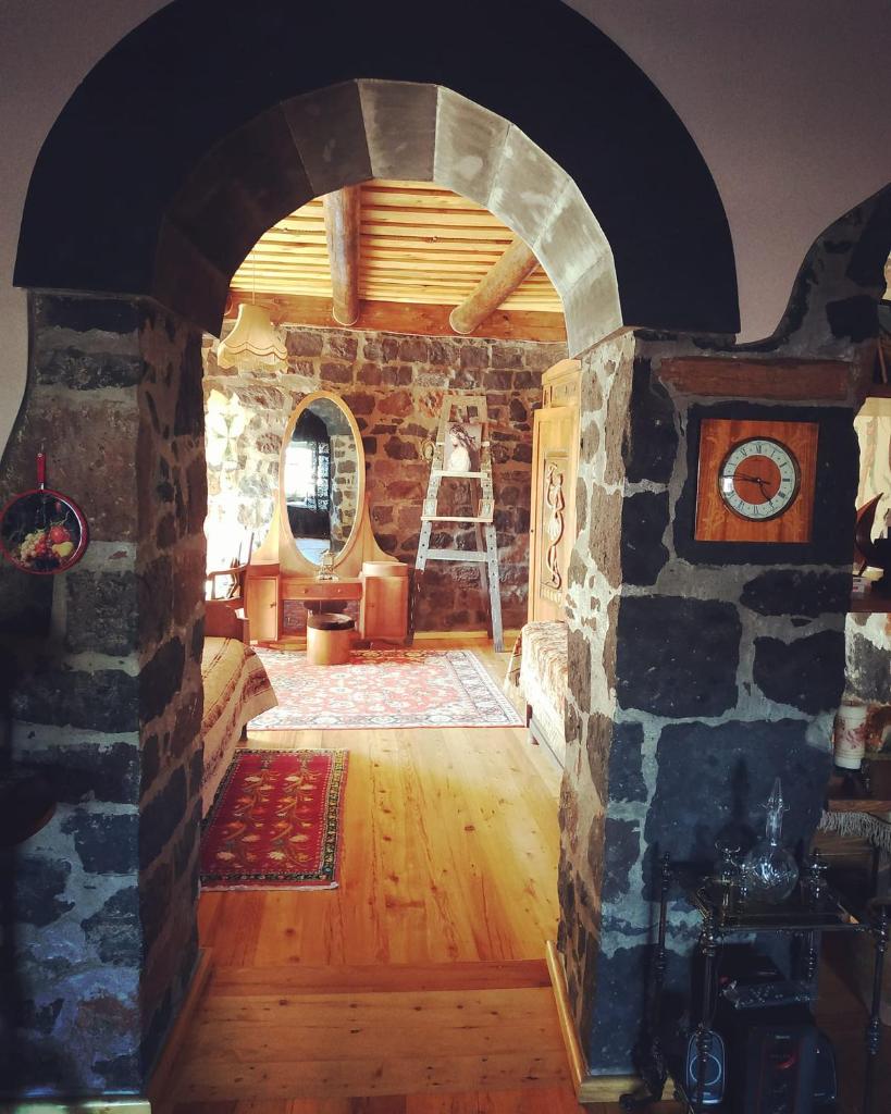 Hye Aspet Հայ Ասպետ photo 4