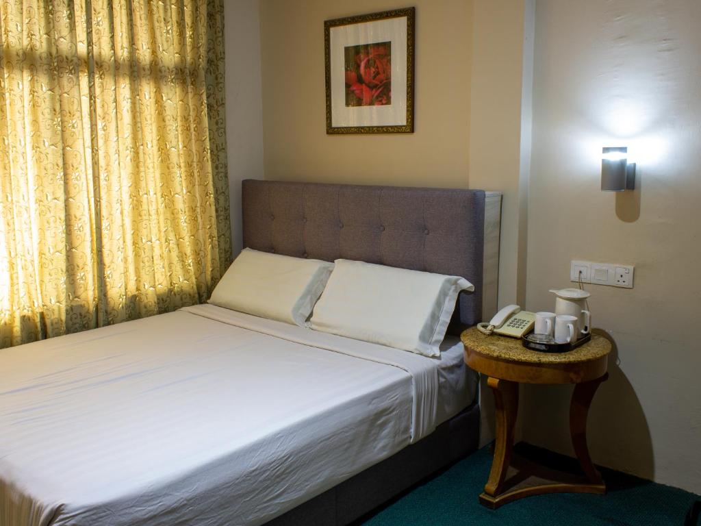 Floral Hotel photo 4