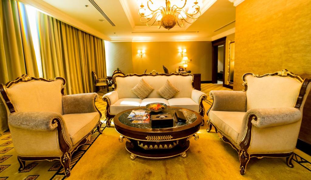 Двухместный (Люкс«Амбассадор» с 1 спальней), Отель Grand Excelsior Hotel Al Barsha