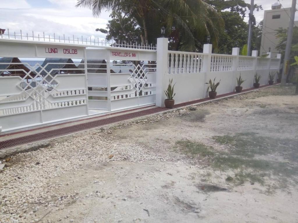 LUNA OSLOB TRAVELLERS INN - Beach Front photo 1