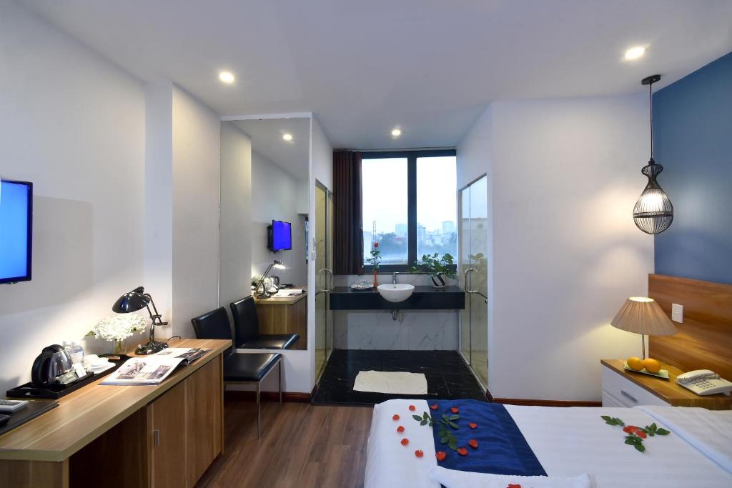 Двухместный (Улучшенный двухместный номер с 1 кроватью), Hanoi Eternity Hotel