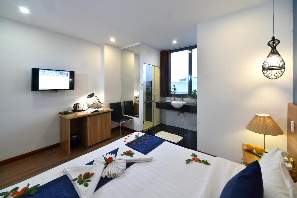 Двухместный (Улучшенный двухместный номер с 1 кроватью), Hanoi Eternity Hotel