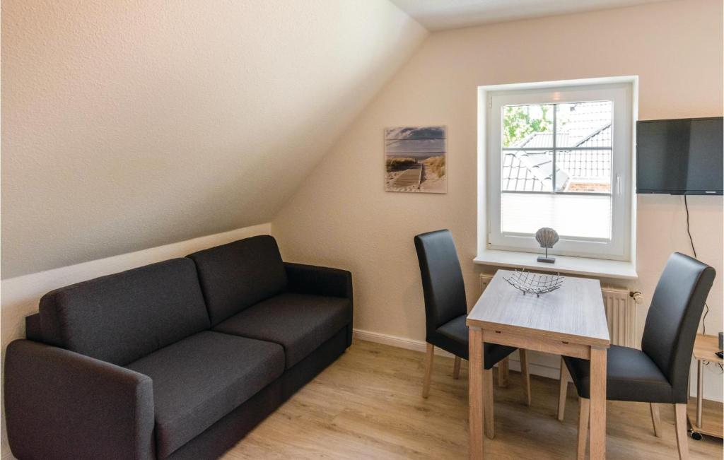 Nice Apartment In Emmelsbll-horsbll With Wifi photo 1