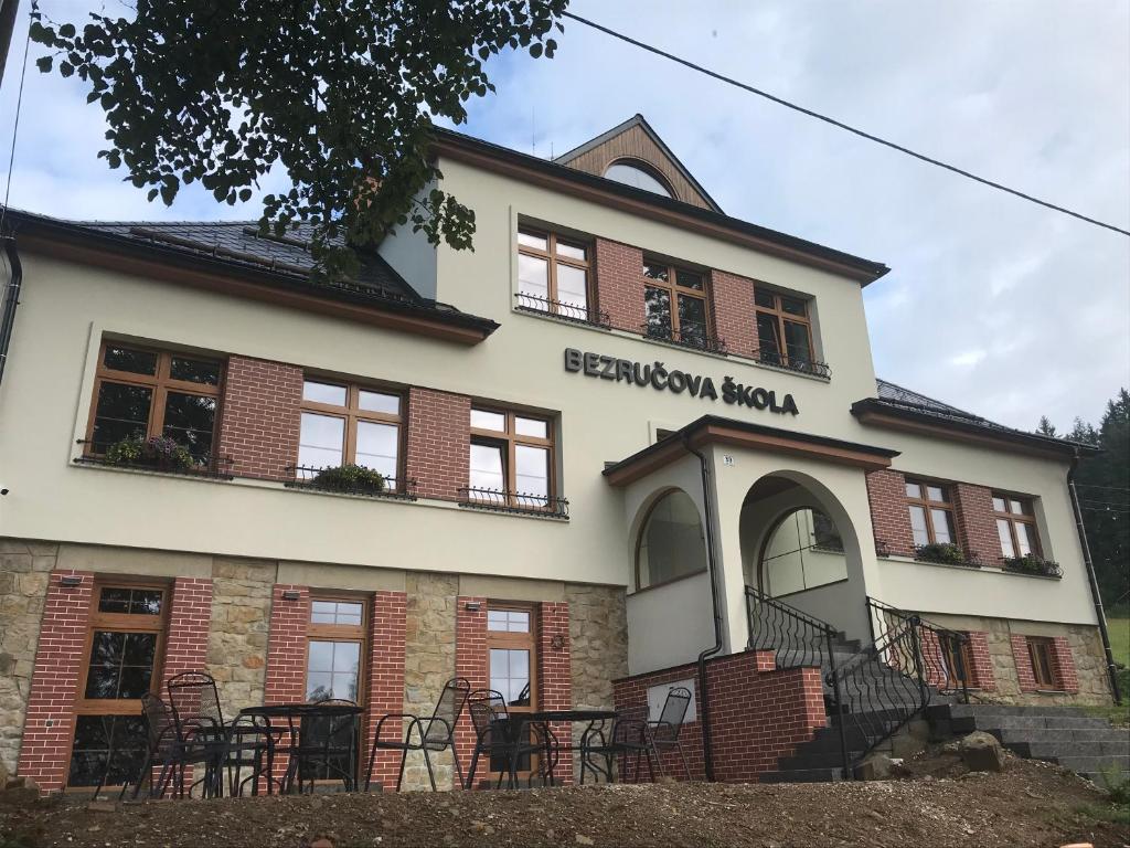 Bezručova škola photo 3