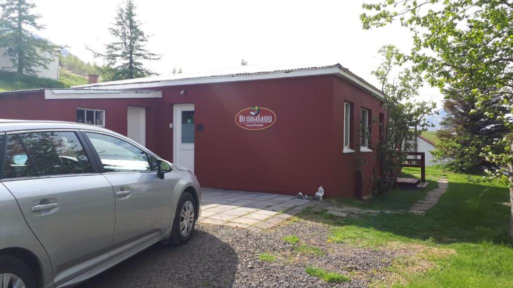 Brúnalaug Guesthouse - Holiday Home photo 1